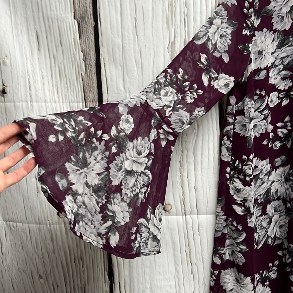 SPEECHLESS Maroon, Black & Gray Floral Bell Sleeve Dress - Medium - Picture 5 of 9